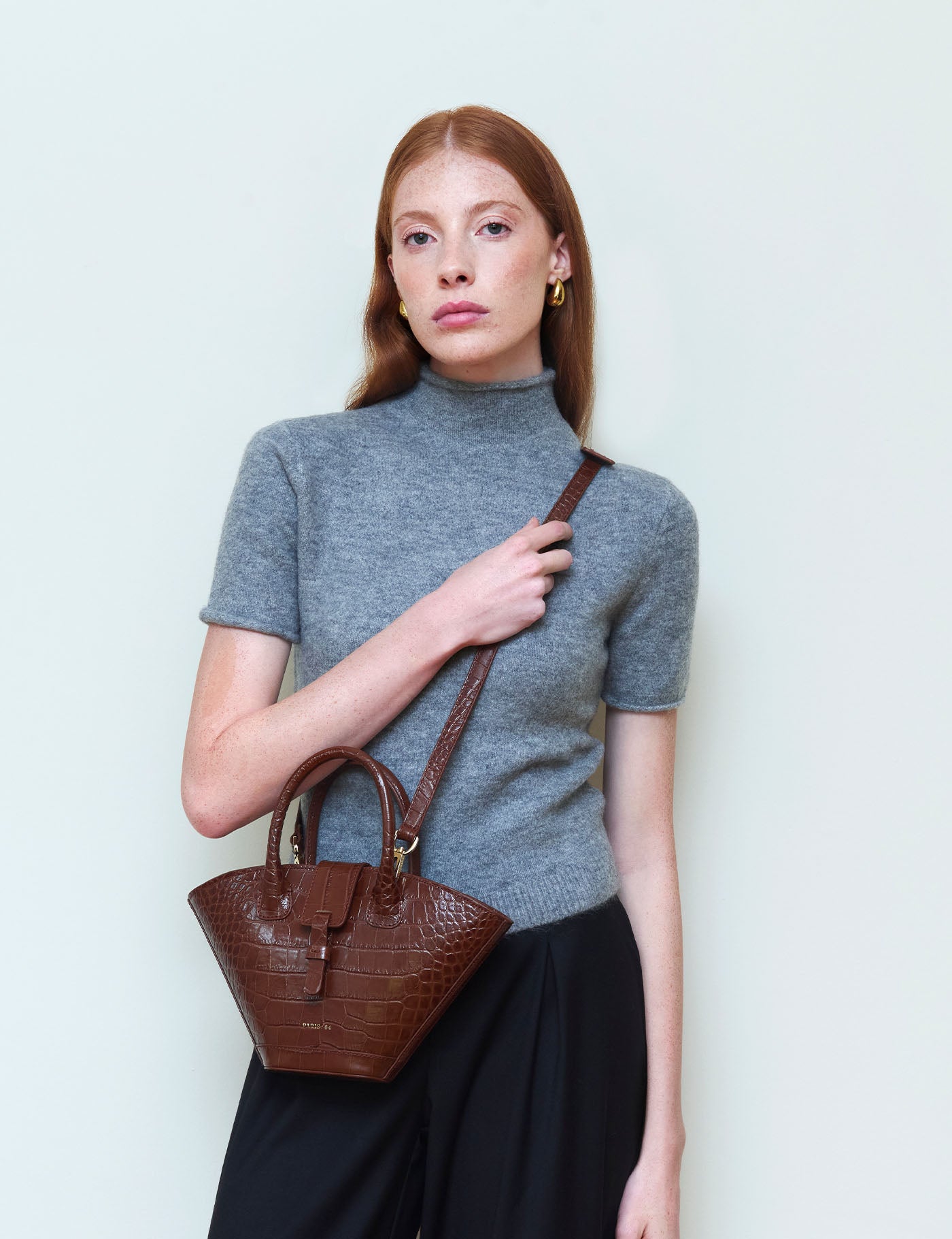 Paris64 巴黎64 Mini Lumière女士提篮白兰地棕色压纹迷你牛皮手袋– PARIS/64