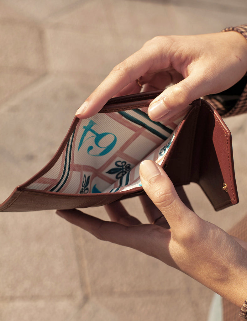 Cartera Mini Rivoli Chocolate - PARIS/64