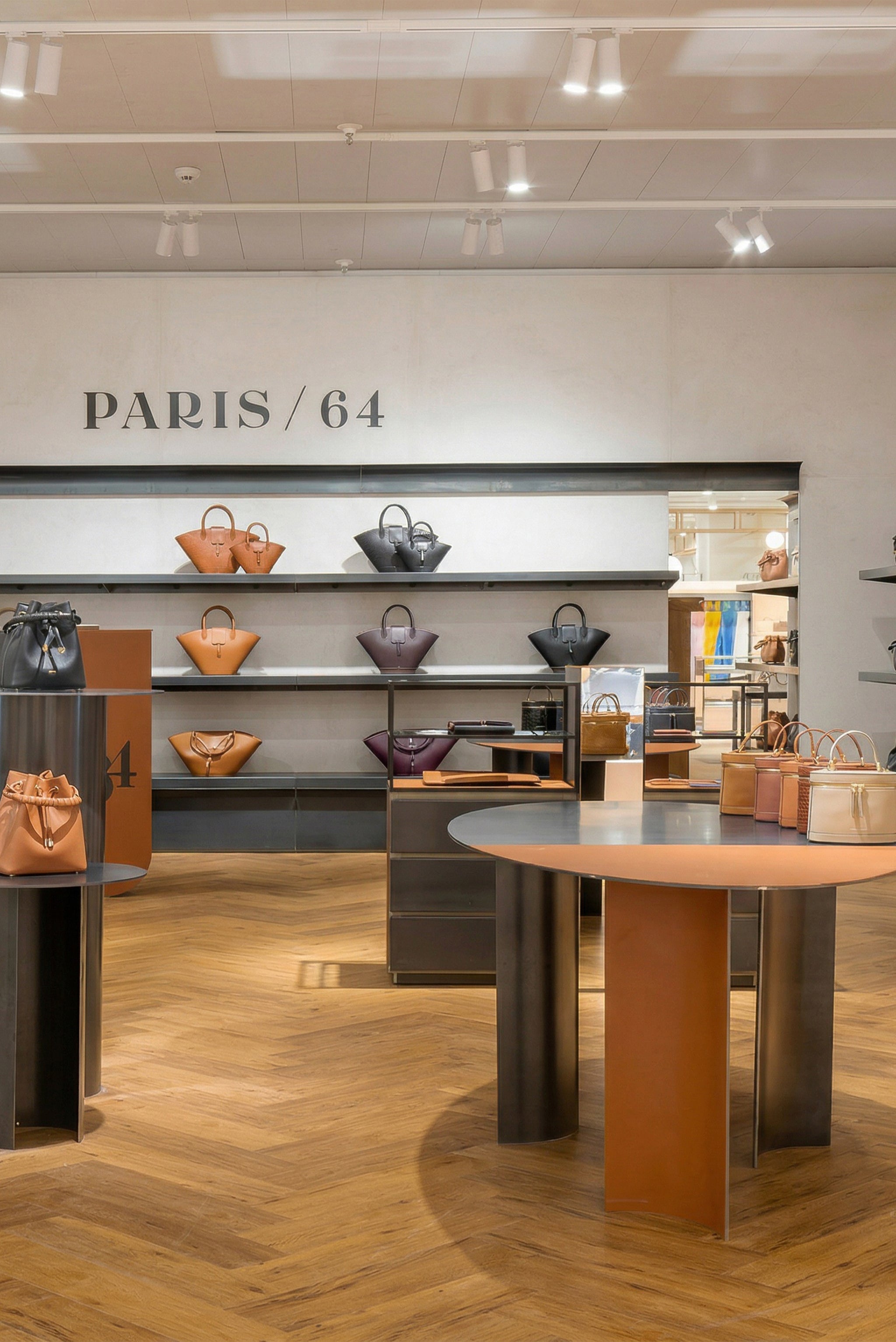 店 PARIS/64