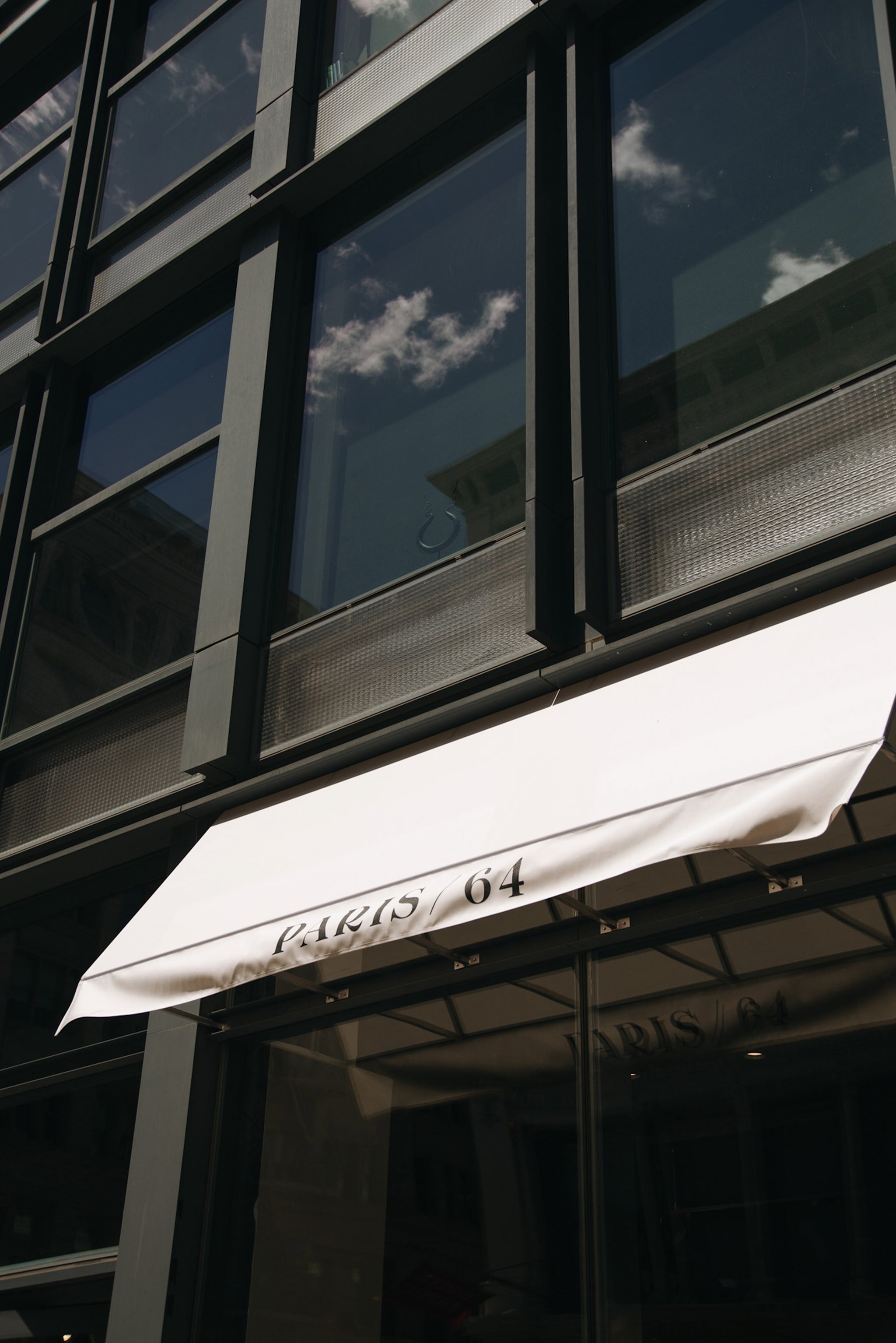 店 PARIS/64
